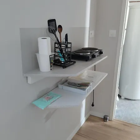 Attenant A La Maison Principale Lägenhet