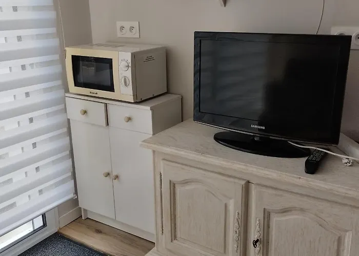 Attenant A La Maison Principale *